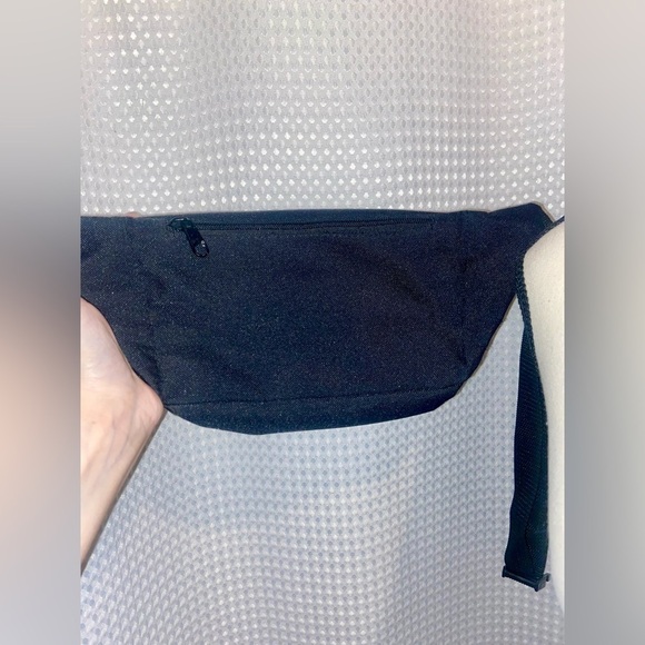 Unisex black unbranded waist Fanny Pack with adjustable strap - Picture 4 of 8